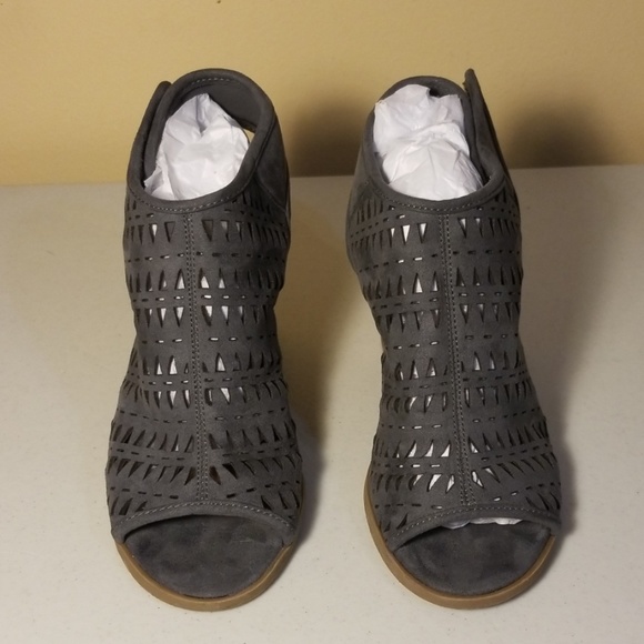 Indigo Rd. Gray Suede Lattice Peep Toe Bootie - Picture 2 of 8